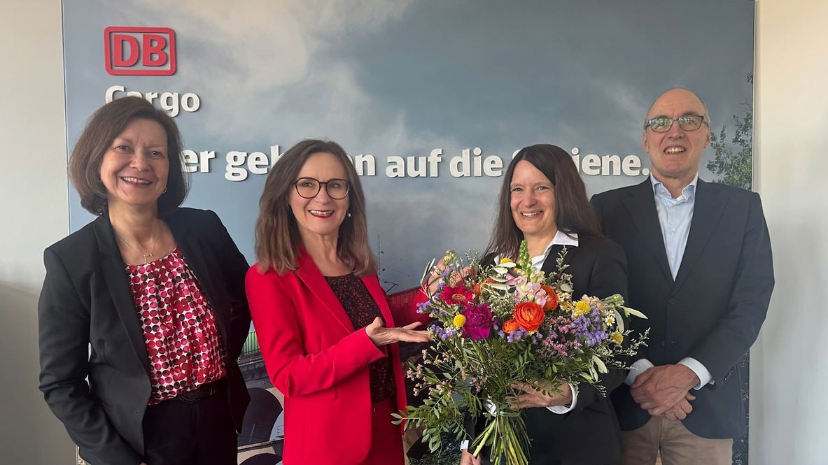 Group photo with Tanja Fuchs and Members of the Management Board