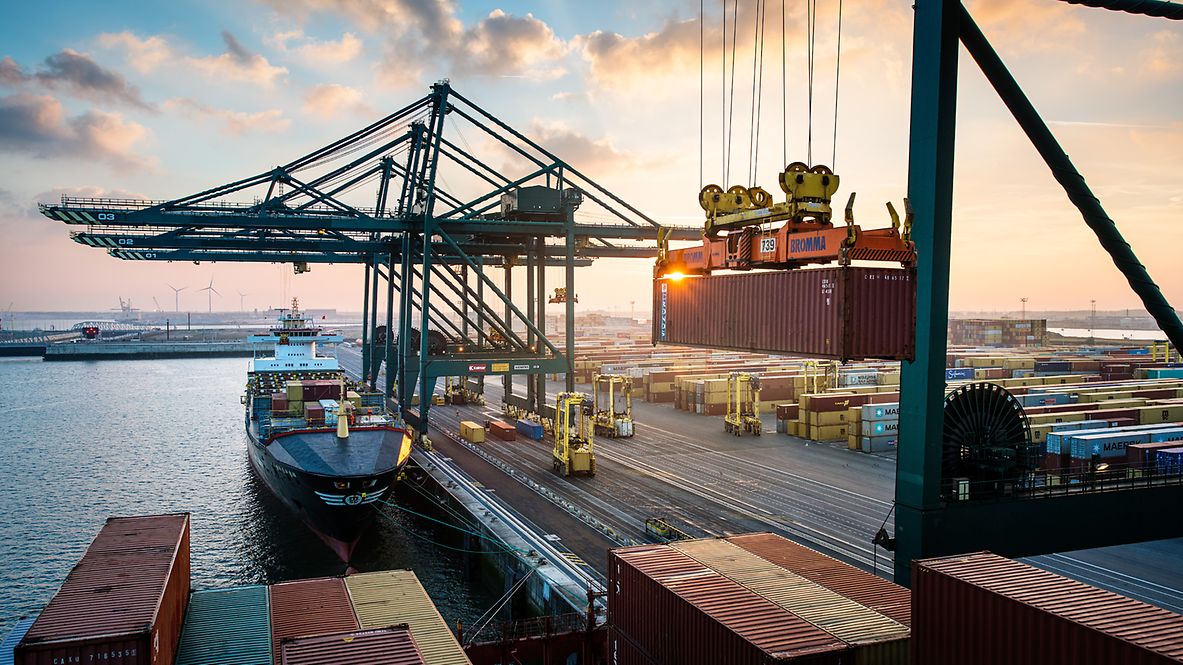Hafen Antwerpen - Umschlag Container