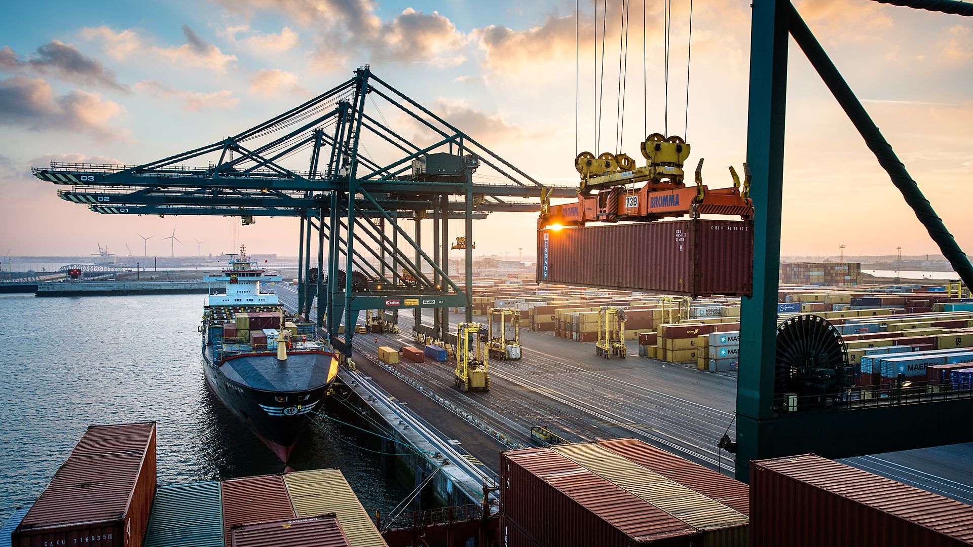 Hafen Antwerpen - Umschlag Container