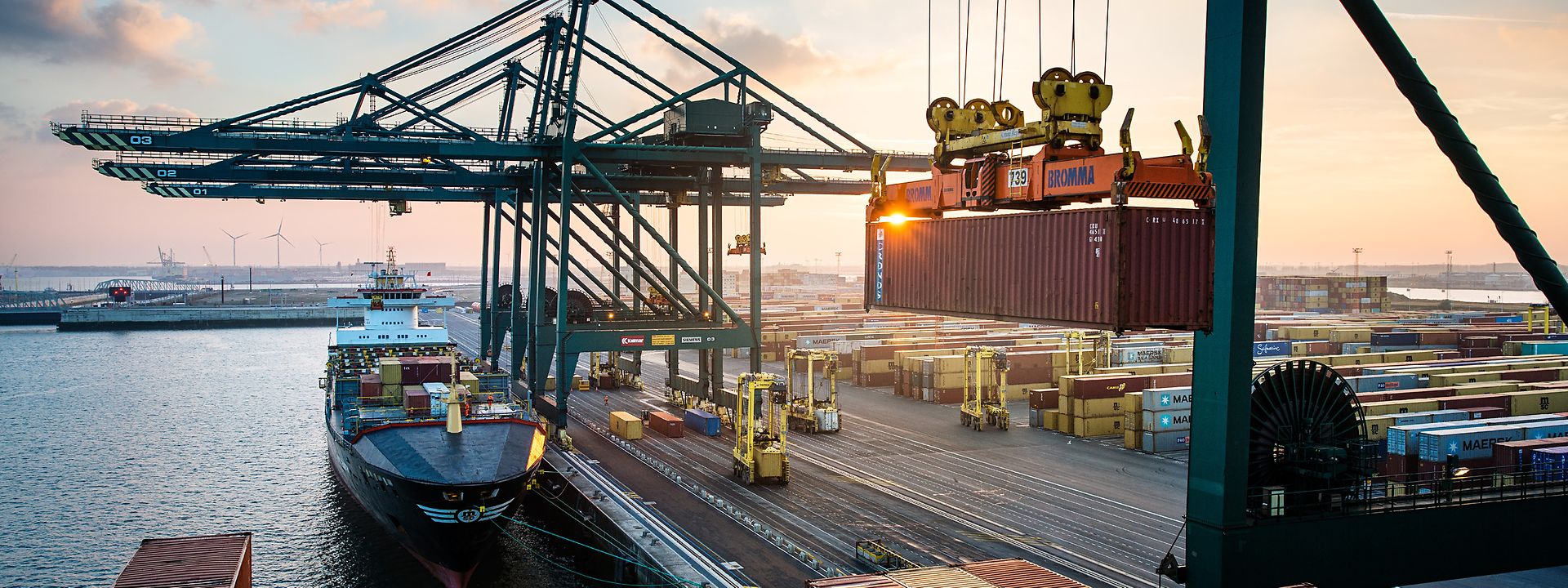 Hafen Antwerpen - Umschlag Container