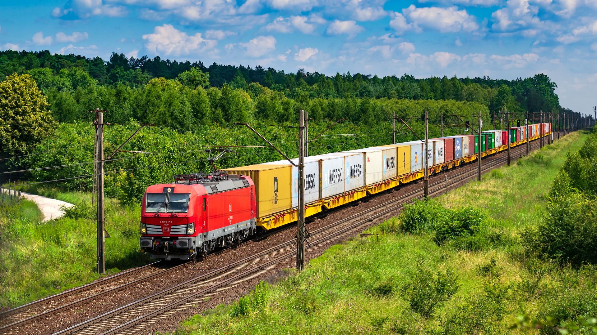 Transport von Fertigfahrzeugen auf der Schiene