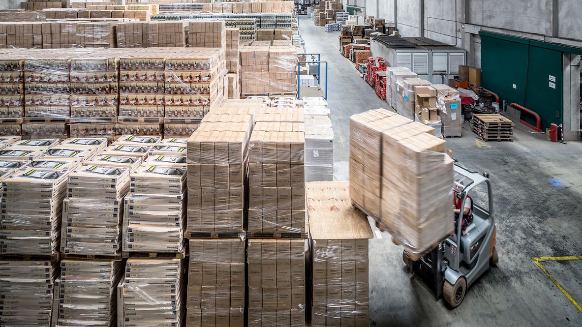 Innenansicht des Multimodal Logistics Center Hamburg 