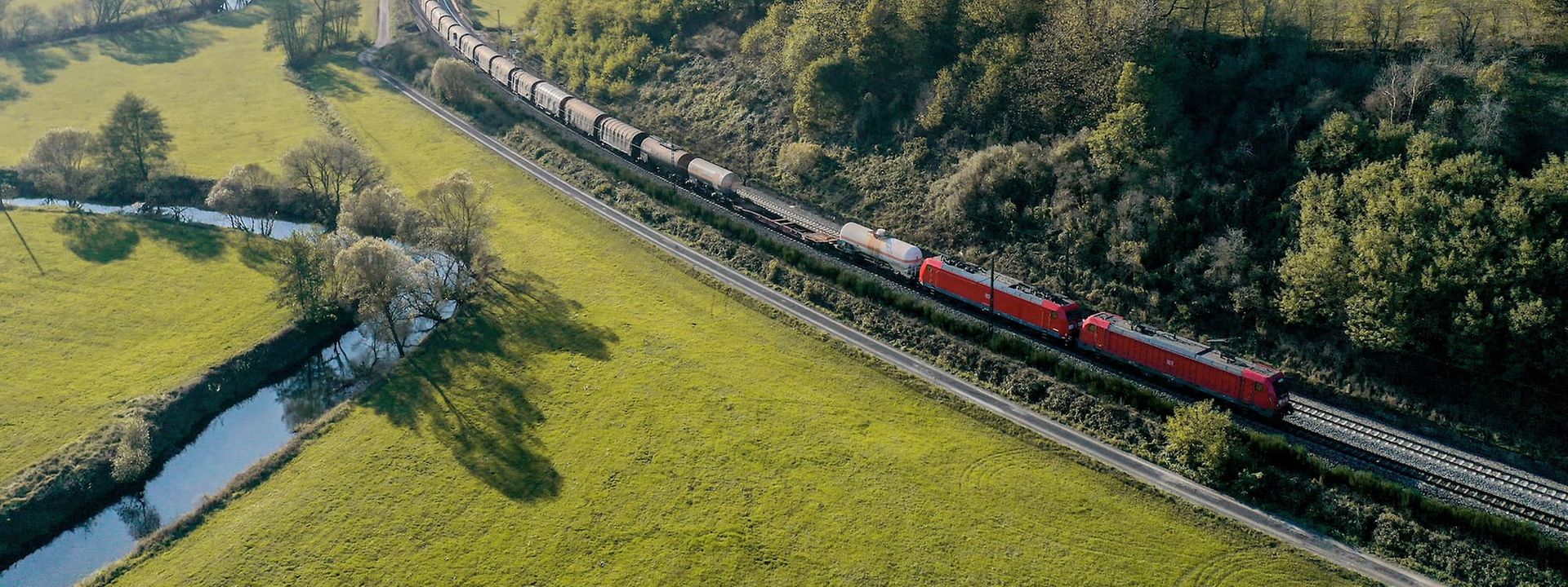 Güterverkehr in Landschaft