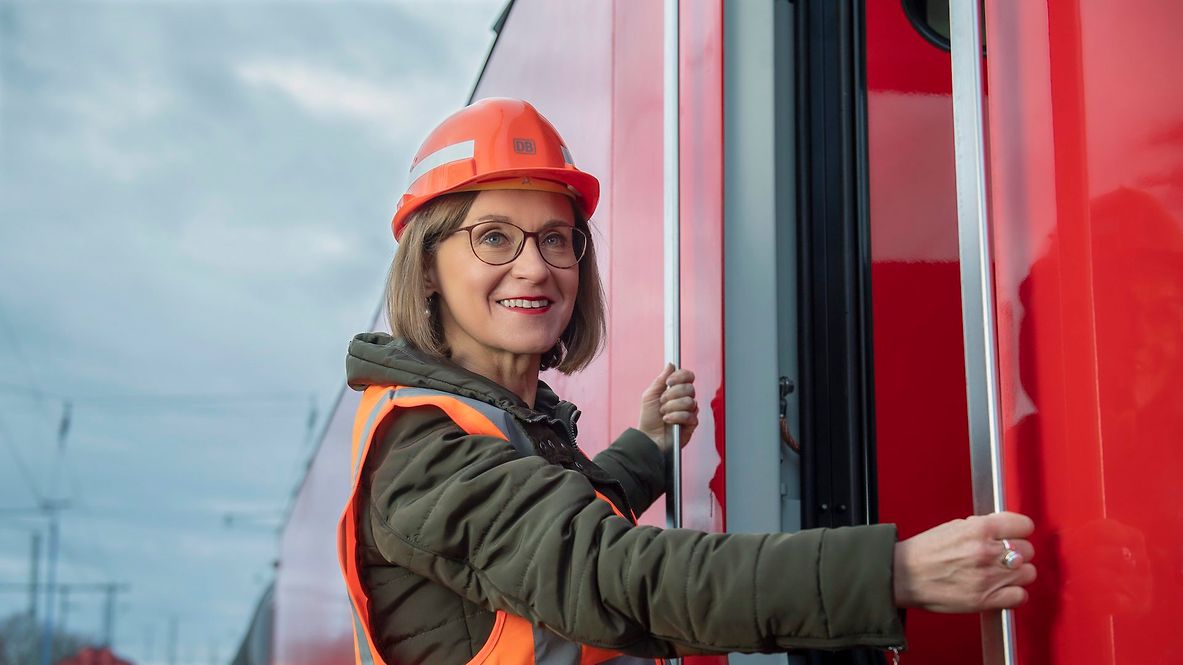 DB Cargo Vorstand Sigrid Nikutta in ganz Deutschland unterwegs