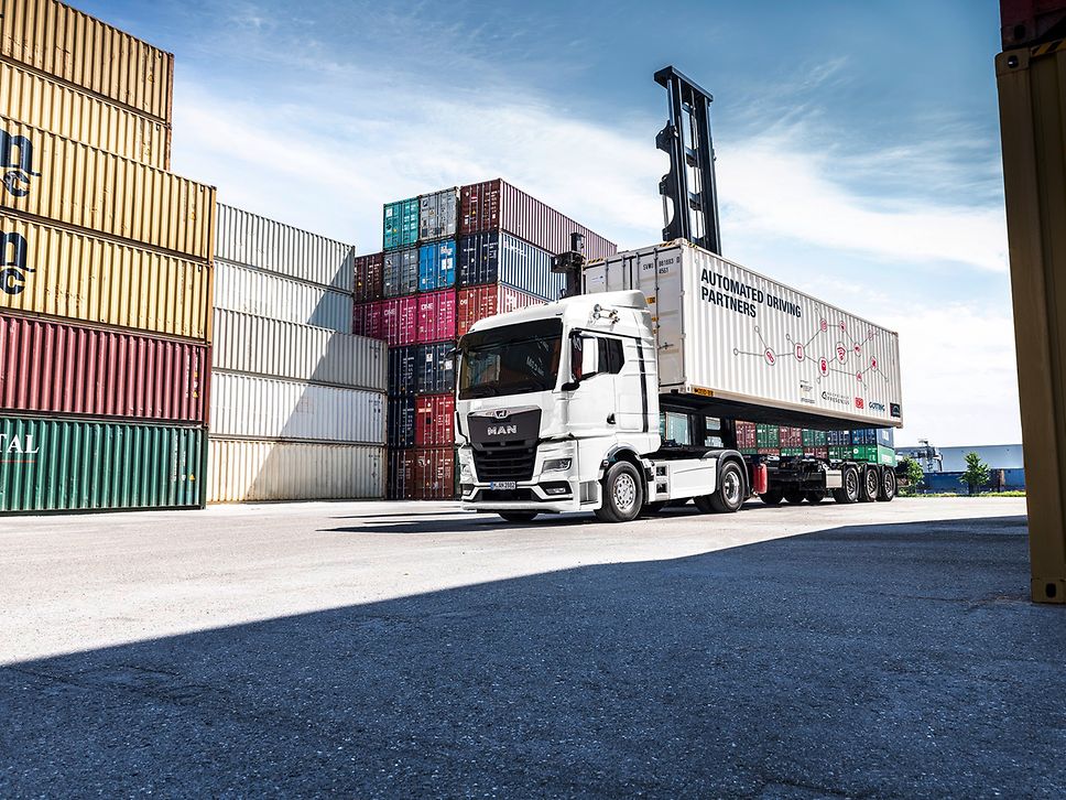Terminal im Conatainern und LKW